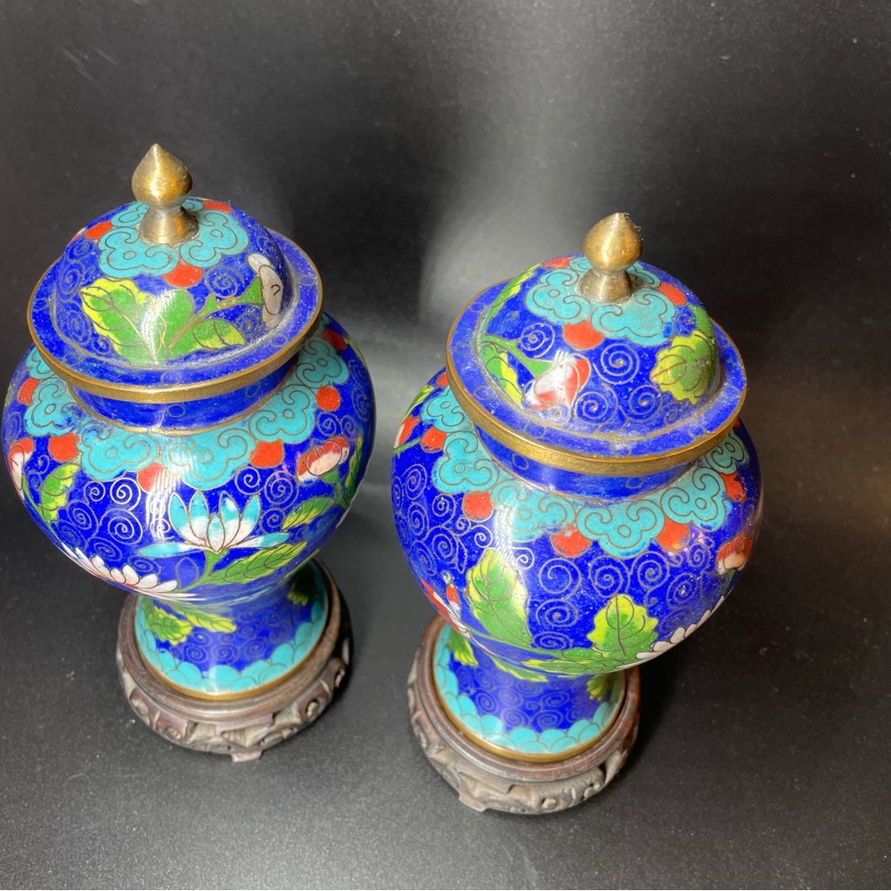 Pair of late 19th century Qing Chinese Cloisonné Temple Jars with Original Stand - Picture 2 of 11